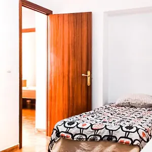 room-for-men-in-malaga-center-window-to-road-apartment.hotelsinnerja.org/